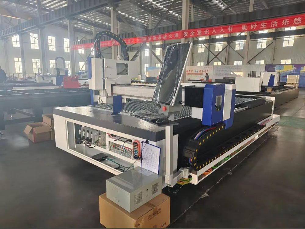 Industrial 3000W CNC Fiber Las - Industrial Laser Metal Cutter 评论和价格